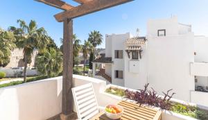 4min stroll to Restaurants and Mini market, 15min drive to Fuengirola beach