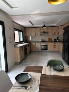 Luxury Duplex - Private Pool & Sound of Waves