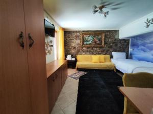 Naupactus unique harbor apartment in a stone house!