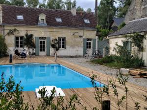 Maison au cœur des châteaux.