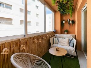 Salty Life · 2BR - Parking - 5min Walk to Beach