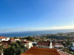 Sea View Hillside Home, Quiet Funchal Retreat