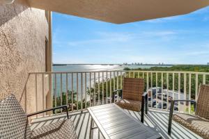 Lovers Key Resort 401
