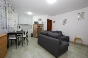 Apartments with parking space Premantura, Medulin - 25995