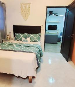 Estudio Privado a 3 cuadras de Gran Plaza y Bus a la Playa