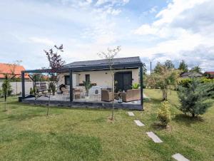Holiday Home with A - C in Balatonkeresztur 58004