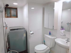 7, near hongdae, quiet area, 1st floor