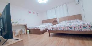 7, near hongdae, quiet area, 1st floor