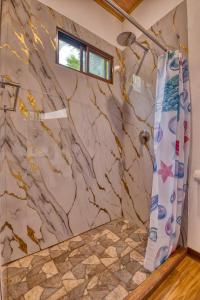Studio Apartment - Direct Beach Access - Wifi - AC