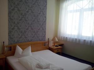 Agoda Hotel Restaurant Haus Am See Best Prices For Locknitz