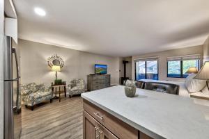 Lakeland Village #107 Laugh & Love Updated Studio