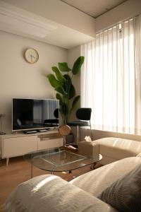 Premium Suite Samsung 5 Min to Subway & COEX FreeParking BrandNew Elevator