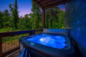 Smoky Ridge Sanctuary - Pool - Hot Tub - Theater