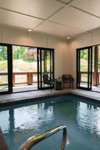 Smoky Ridge Sanctuary - Pool - Hot Tub - Theater