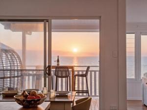 The Pink Door, Absolute Beachfront House