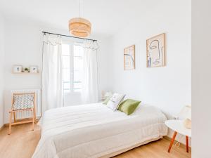 Appartement T3 Moderne avec Terrasse, 2 Parkings, Proche Centre – 4 Personnes, 2 Étoiles - FR-1-521-215