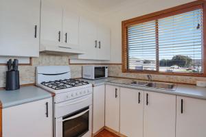 What A View - Lamont St Unit 4 120