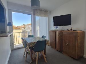Appartement charmant hyper centre - 4 pers. - FR-1-879-39