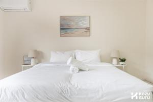 KozyGuru | Cabramatta | Spacious 3BR Townhouse