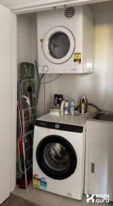 KozyGuru | Carlingford | Lovely 1 Bed APT+ Parking
