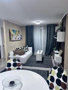 Departamento cerca Easton Outlet, nucleo empresarial y Aeropuerto