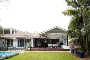 Pearl House on Tallows - Luxury Pet friendly Beachfront home with Pool, Spa & Sauna | Winter Escape Deal | Stay Longer =& Save | 1 June – 31 August