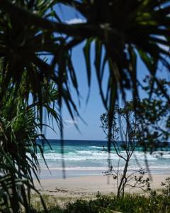 Pearl House on Tallows - Luxury Pet friendly Beachfront home with Pool, Spa & Sauna | Winter Escape Deal | Stay Longer =& Save | 1 June – 31 August