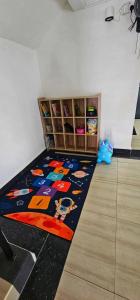 Cozy Large Corner House with garden at Tampoi Indah