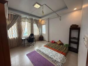 Cactos Pool & Palms Local Stay