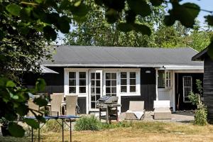 Outdoor Life And Homely Time Near Gedsers Coast