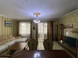 Spacious 3-Bedroom Apt Steps from Everything in UB