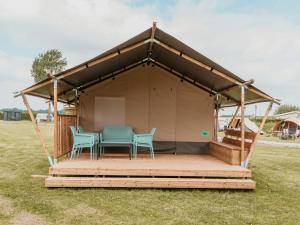 Safari Tent Blossom Lodge
