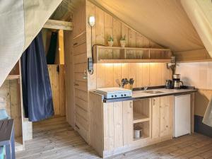 Safari Tent Blossom Lodge