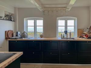 Bright Beach Villa With Sea Views To Hesselø Bay