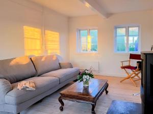 Bright Beach Villa With Sea Views To Hesselø Bay