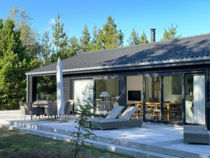 The Loveliest Summer House In The Woods Near Beach