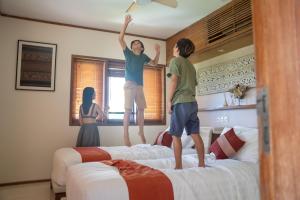 Villa Champa - Family Friendly Accessible villa inc Pool Fence and Car and Driver