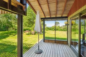 Idyllic Coastal Cottage Comfort And Relaxing
