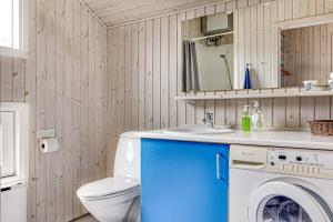 Modern Holiday Home With 200M To Beach
