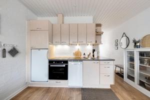Holiday Home In The First Row To The North Sea