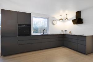 Beautiful Newly Renovated Summer House By The Sea
