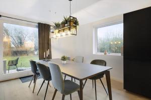 Beautiful Newly Renovated Summer House By The Sea