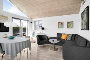 Holiday Home In Karrebæksminde Near The Beach