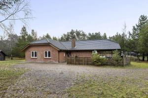 Large Cottage In Peaceful Beautiful Nature