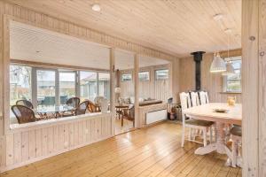 Lovely Holiday Home On The Beach At Tørresø
