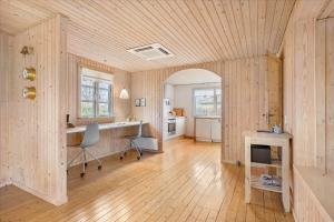 Lovely Holiday Home On The Beach At Tørresø
