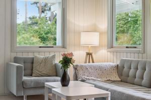 Cozy And Well-Appointed Summer House In Hornbæk