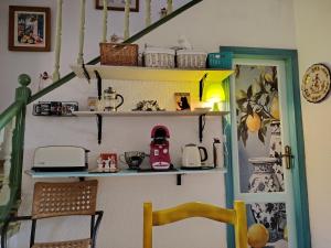 Stylish house with swimming pool,near beach & town, wifi