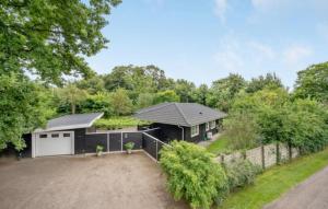 Cozy Cottage Just 300 M From Høve Beach