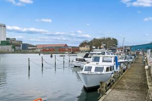 Active Holiday Close To Beach And Safari Park